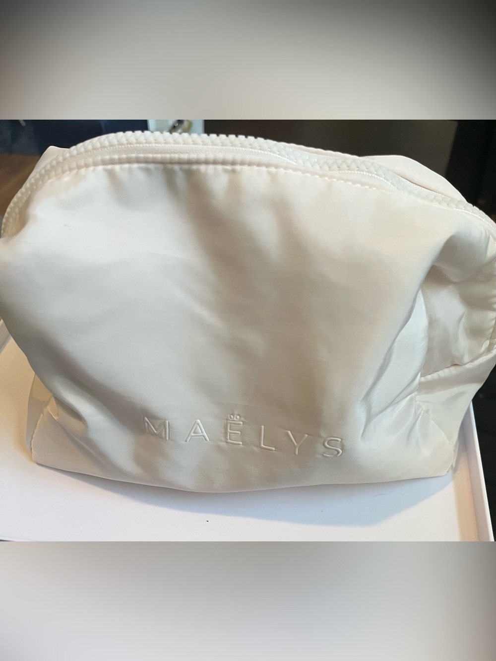 Maelys White Cosmetic Bag